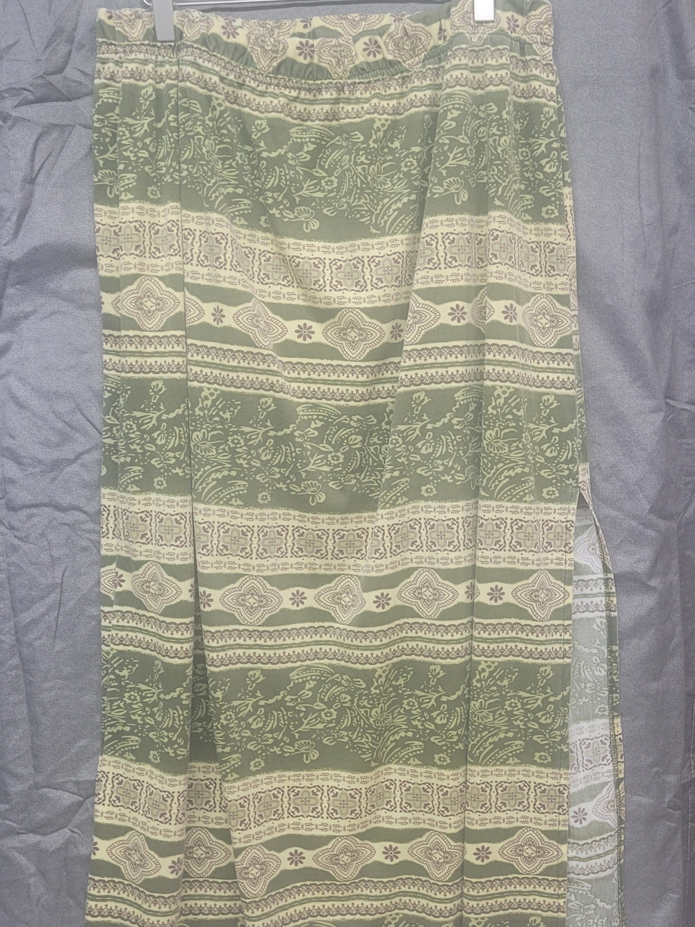 Women’s Green 2 Piece Set W/ Skirt